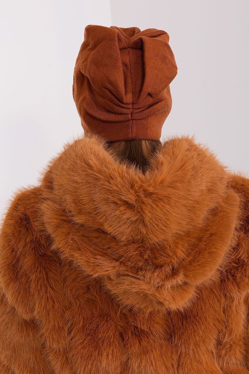 Bonnet model 191109 AT