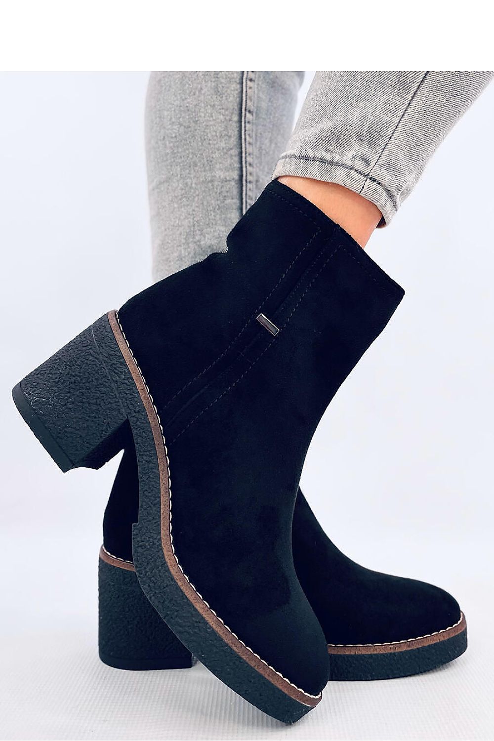 Heeled boots model 202337 Inello