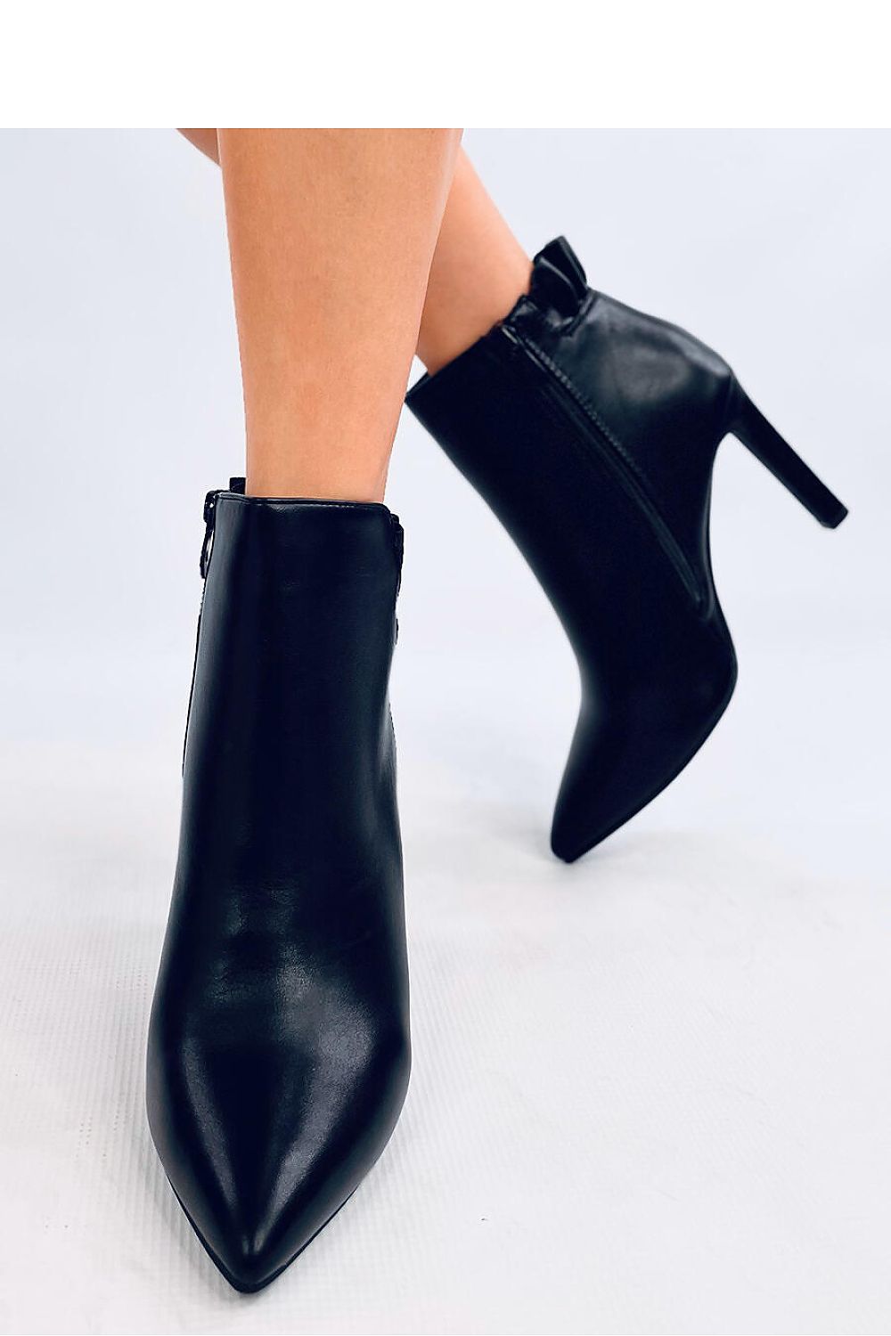 Heeled boots model 202341 Inello