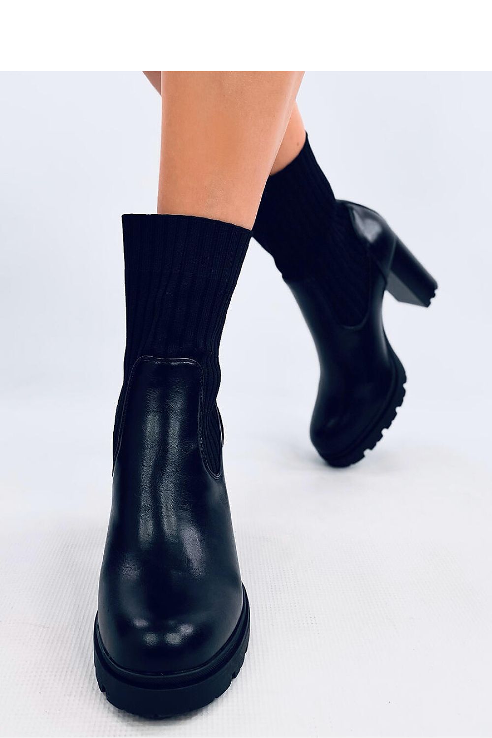 Heeled boots model 202345 Inello
