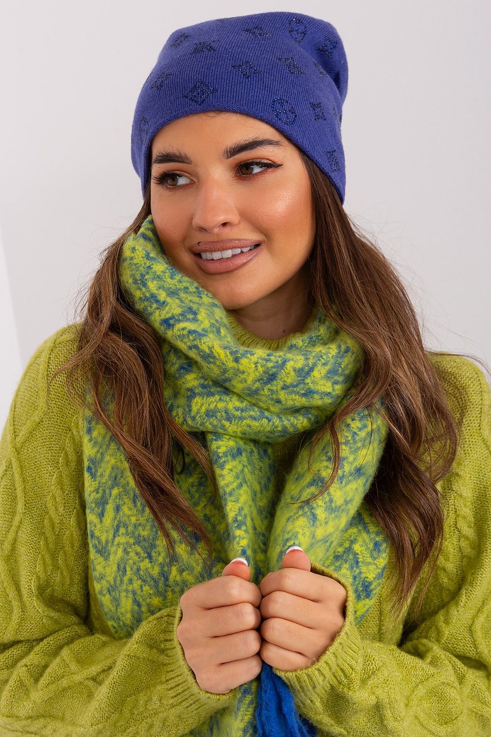 Bonnet model 208243 AT