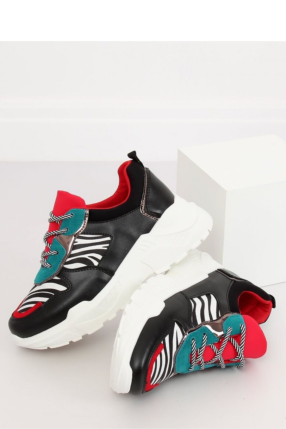 Sports shoes model 134319 Inello