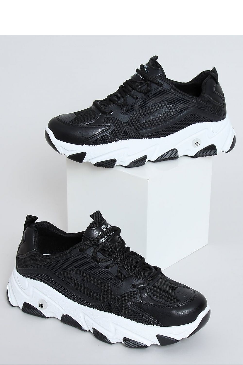 Sports shoes model 152023 Inello
