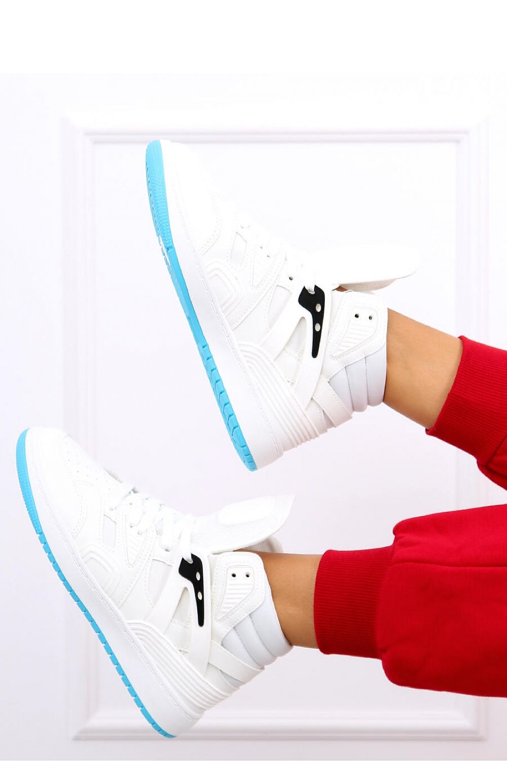 Sports shoes model 162699 Inello