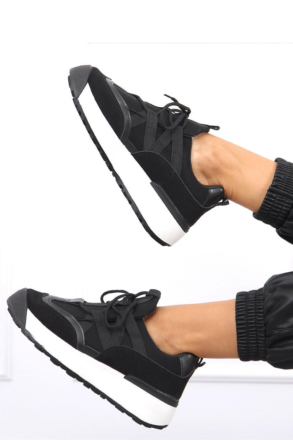 Sports shoes model 162828 Inello