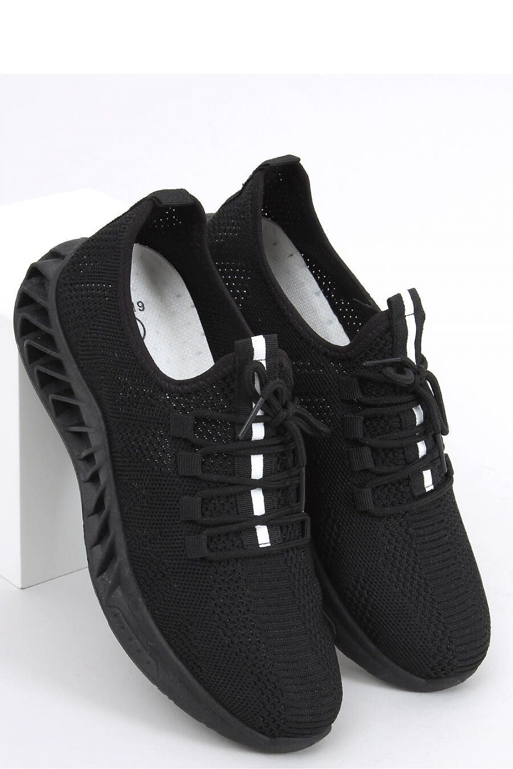 Sports shoes model 162981 Inello