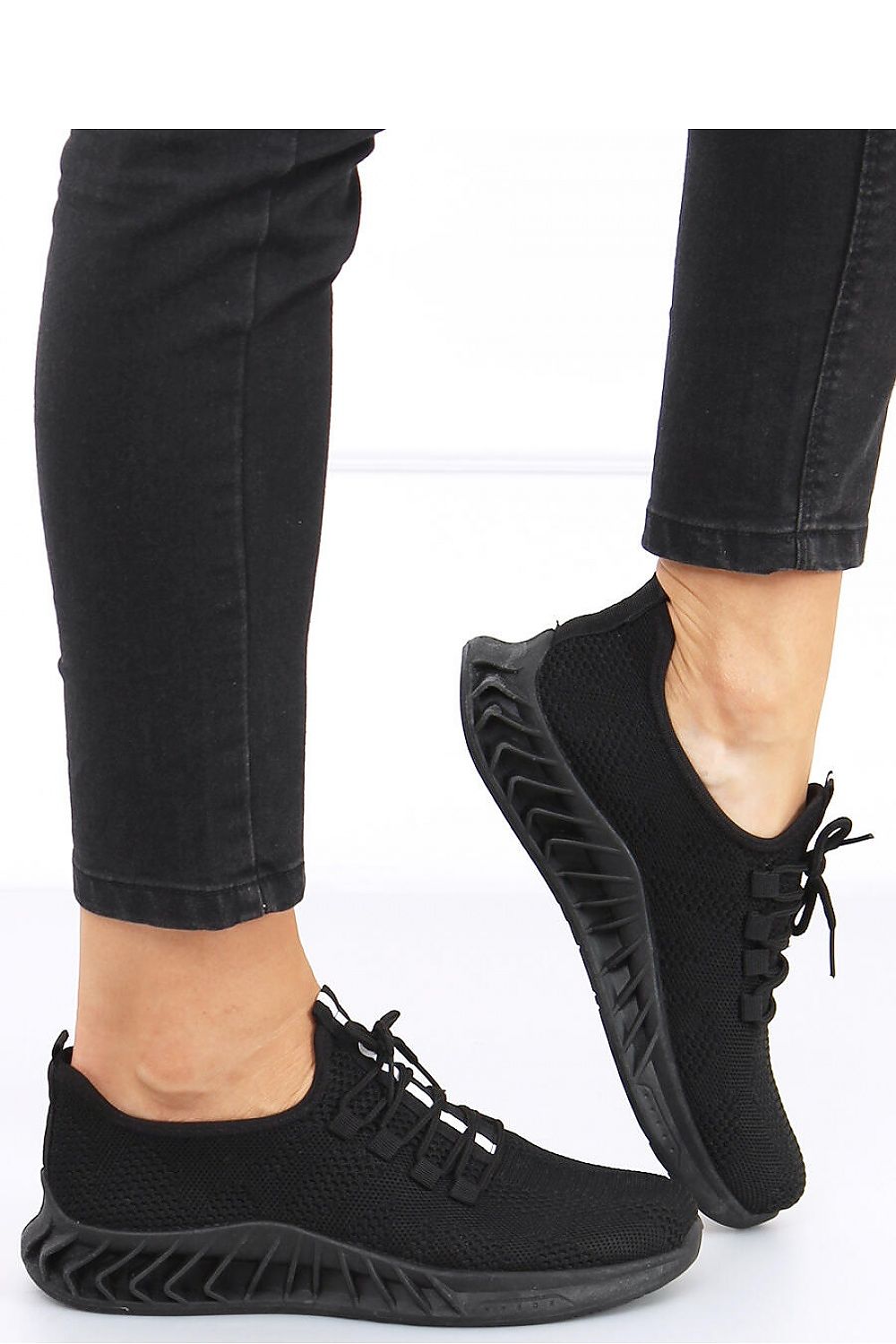 Sports shoes model 162981 Inello