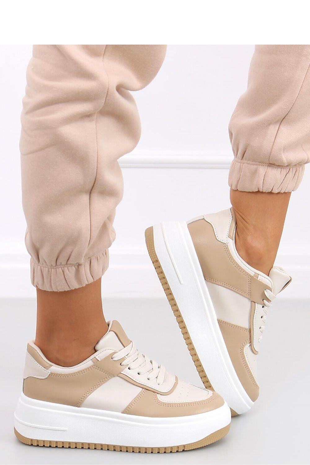 Inello model 163925 sneakers