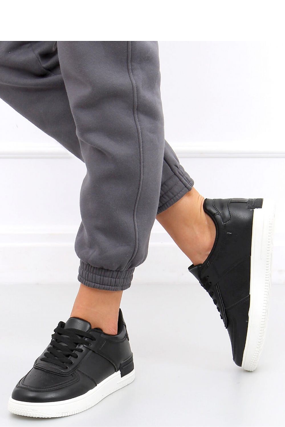 Sports shoes model 164907 Inello