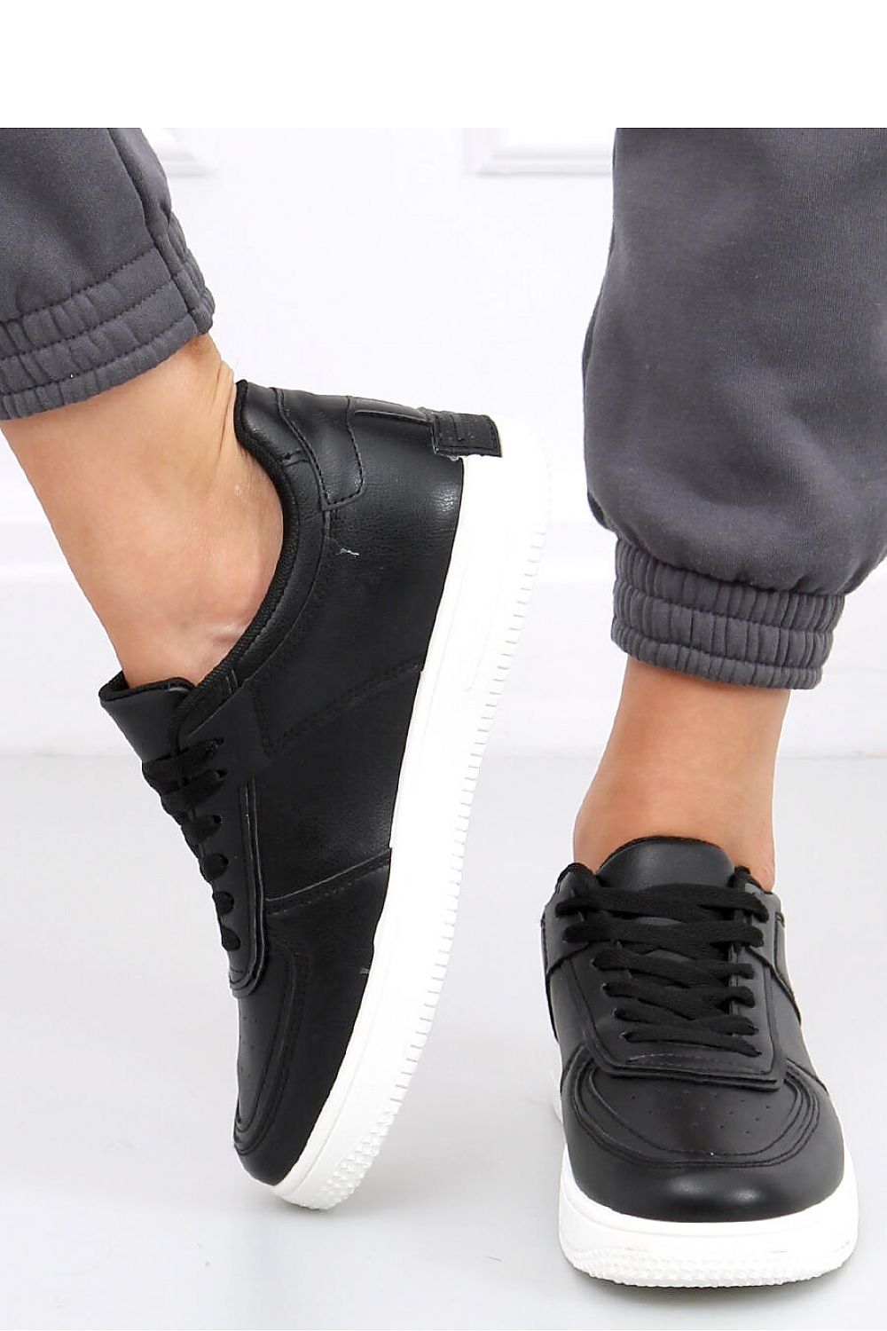 Sports shoes model 164907 Inello