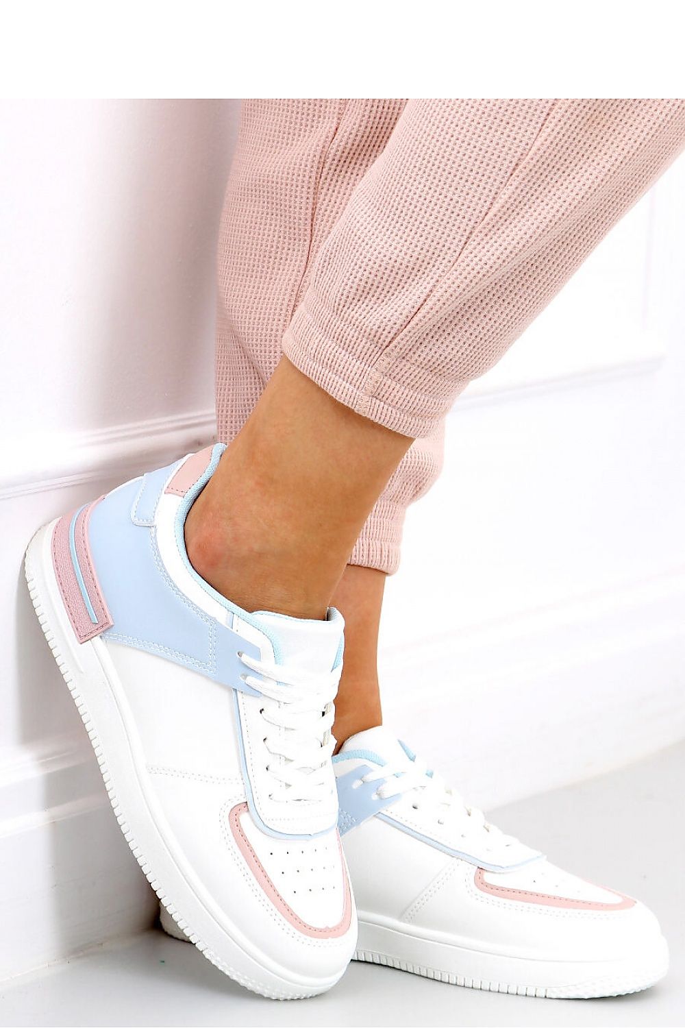 Sports shoes model 164909 Inello