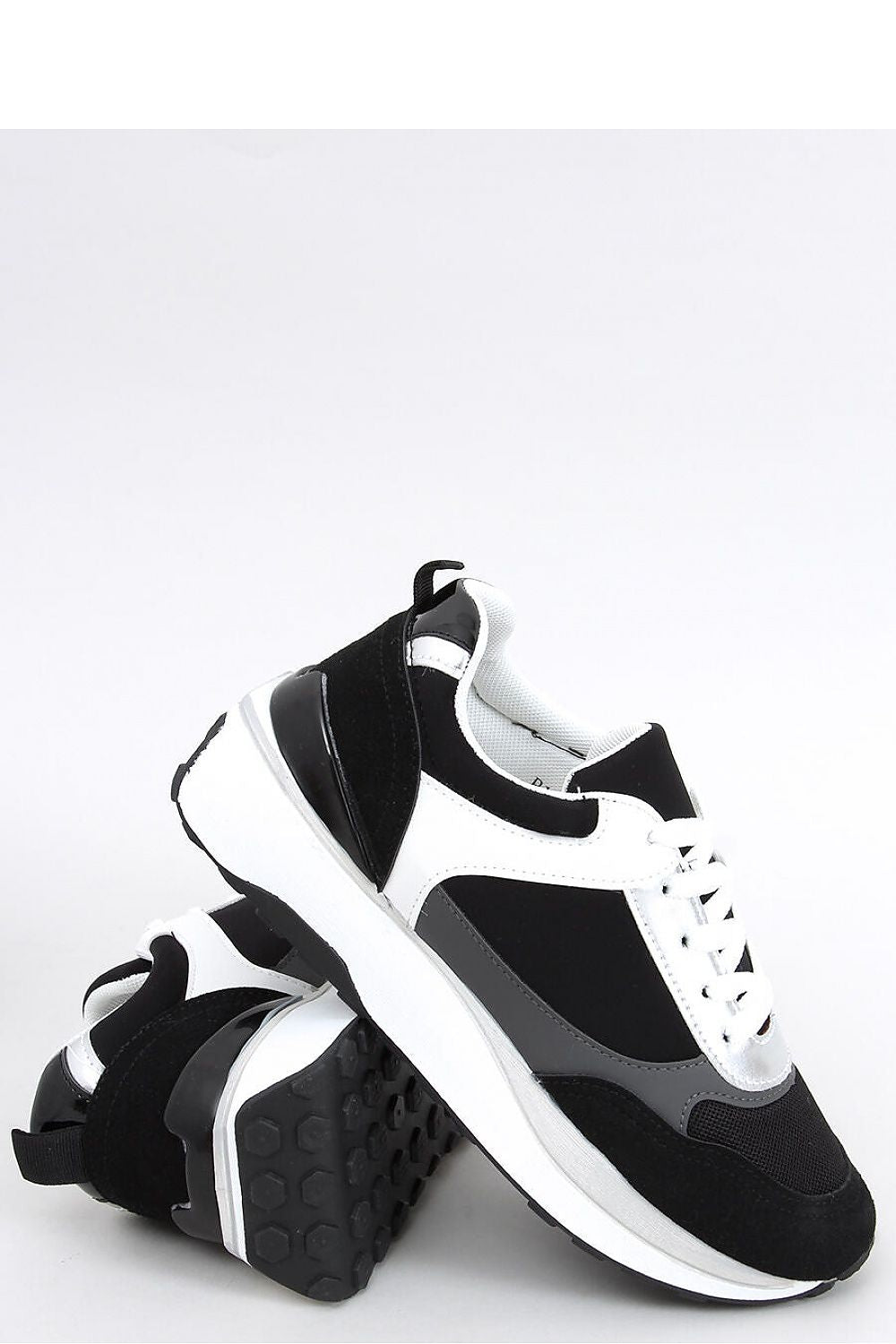 Sports shoes model 165510 Inello