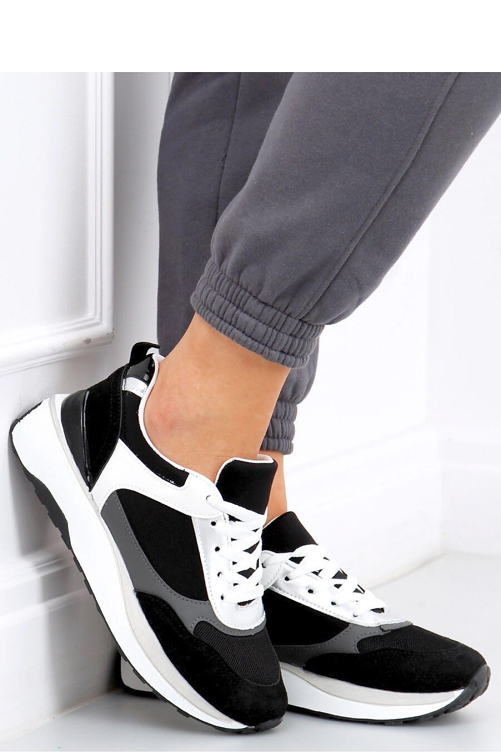 Sports shoes model 165510 Inello