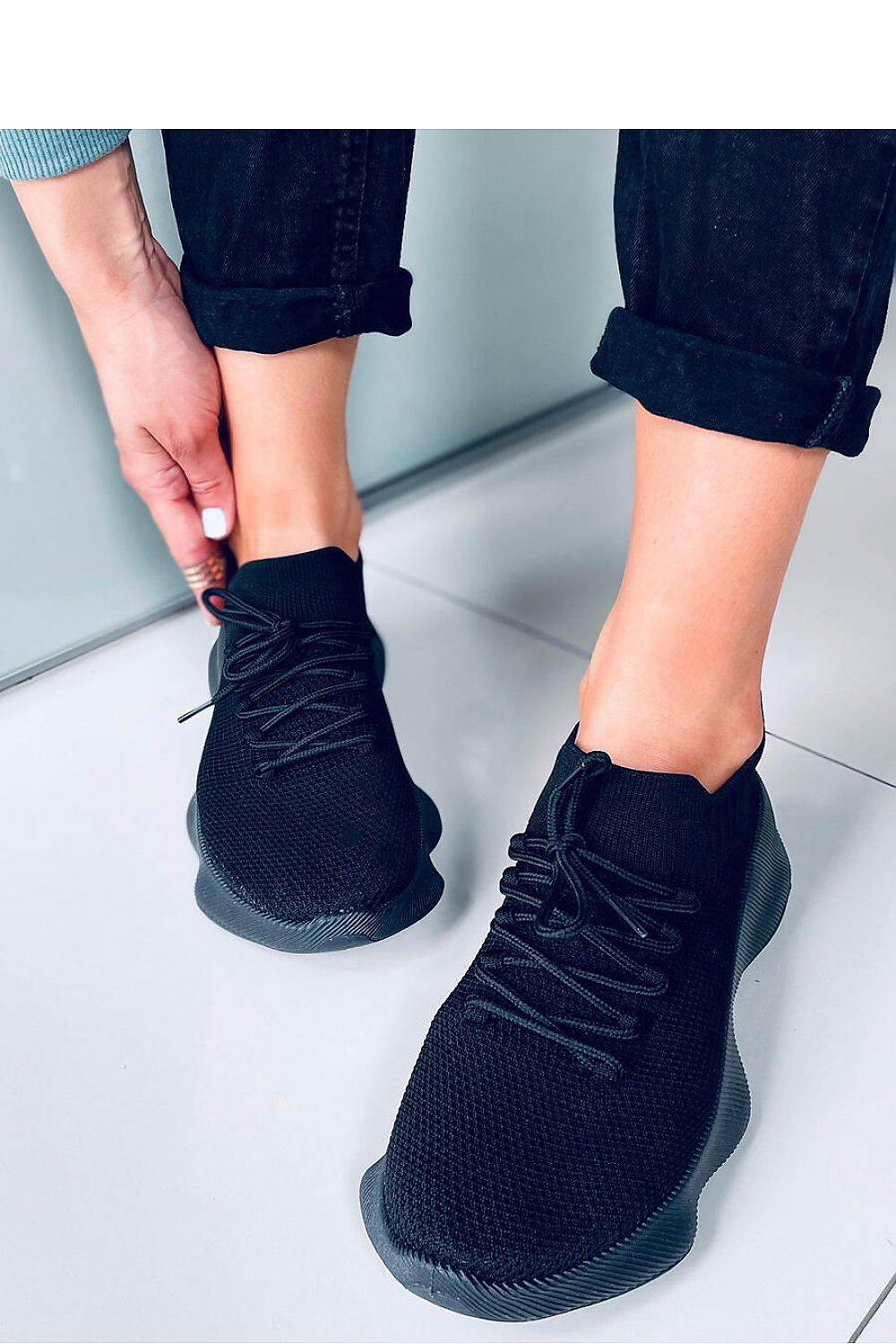 Sports shoes model 166621 Inello
