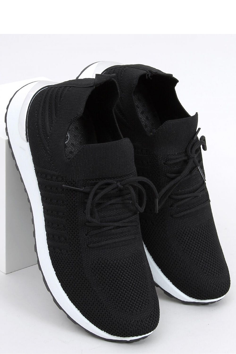 Sports shoes model 166903 Inello