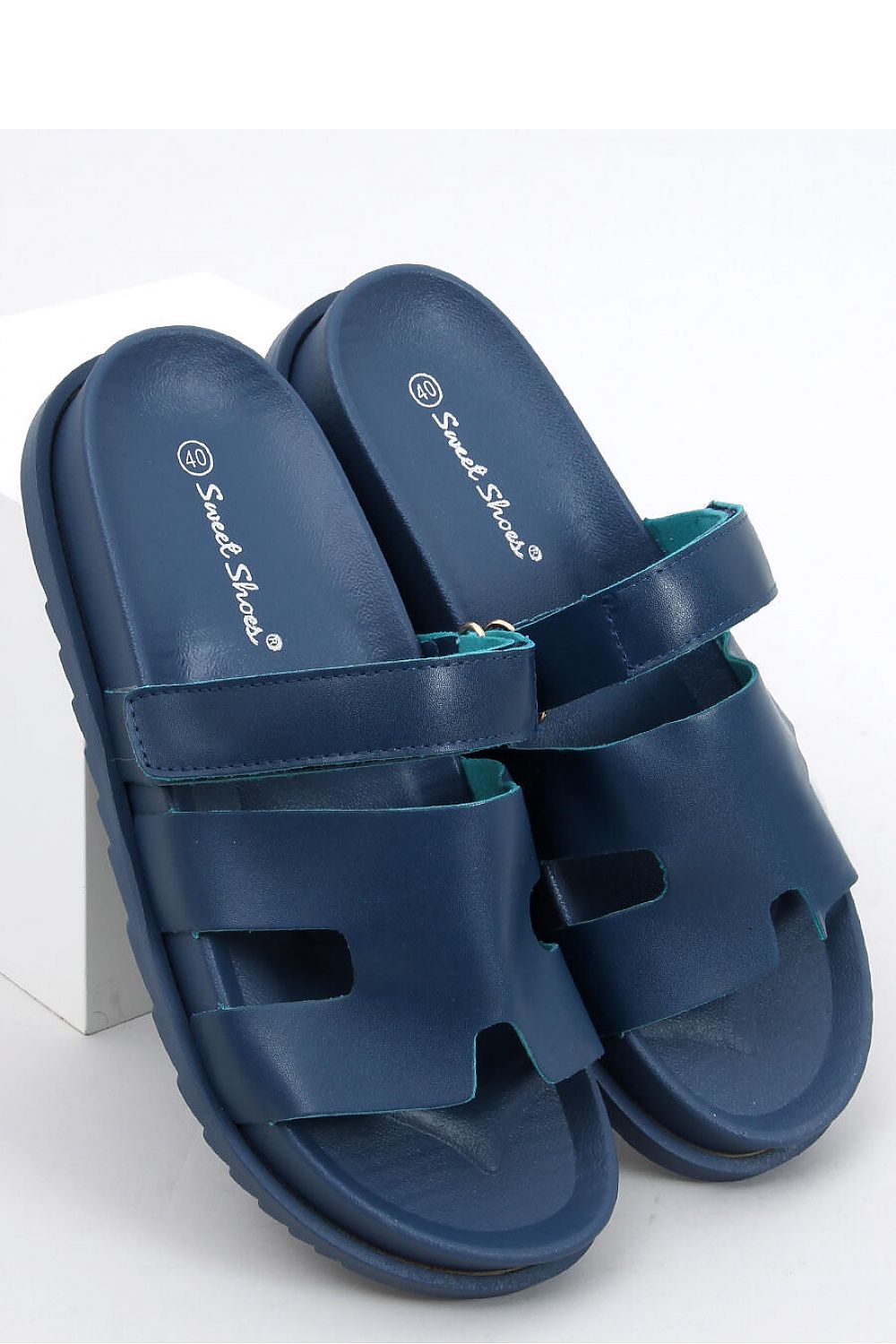 Slides model 167267 Inello
