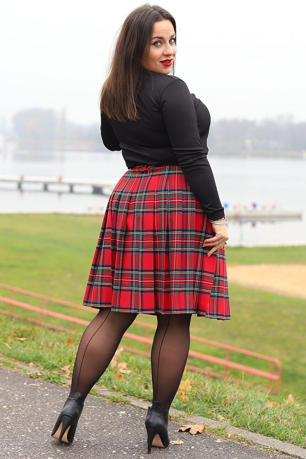 Plus size skirt model 171498 Karko