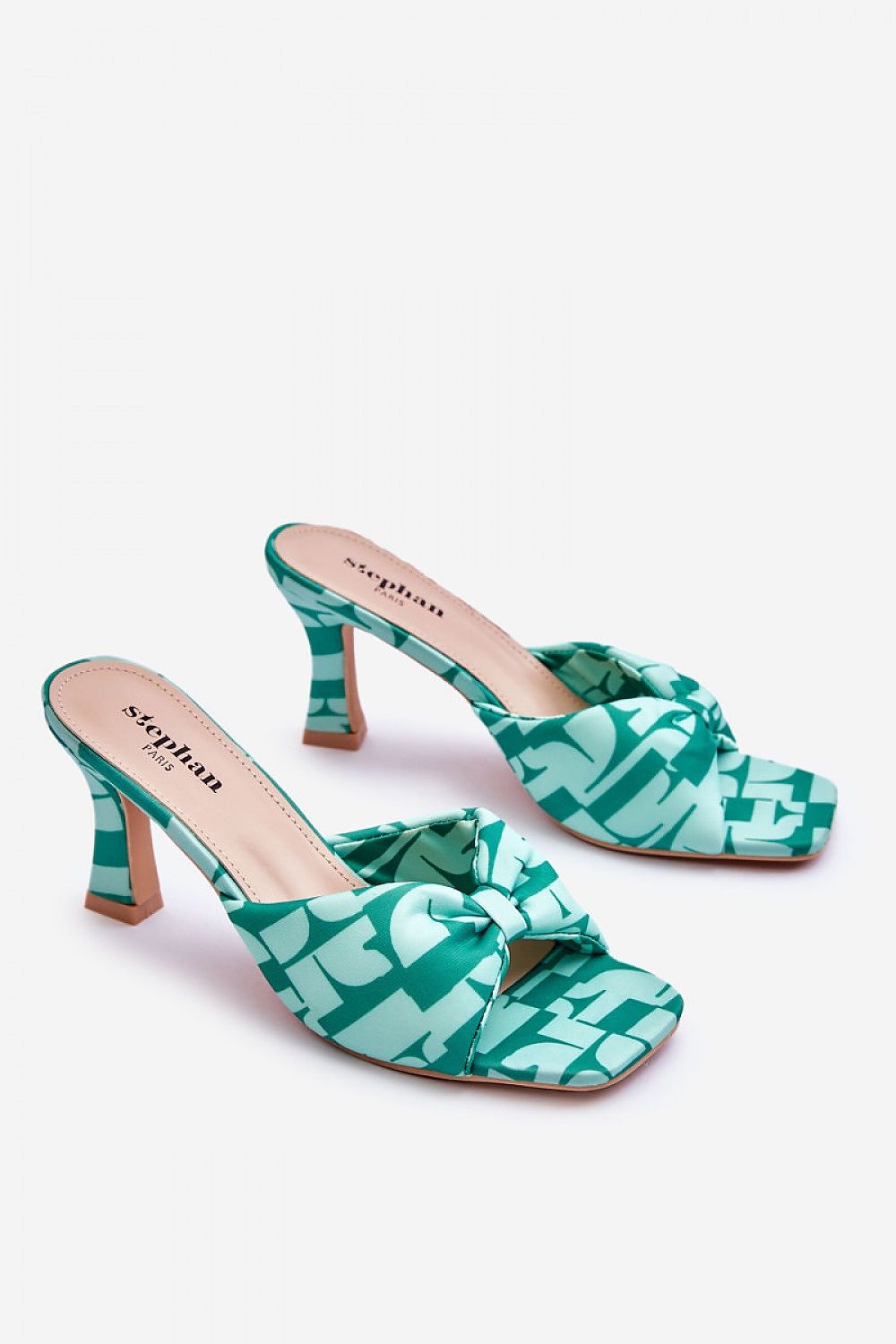 Slides model 178374 Step in style