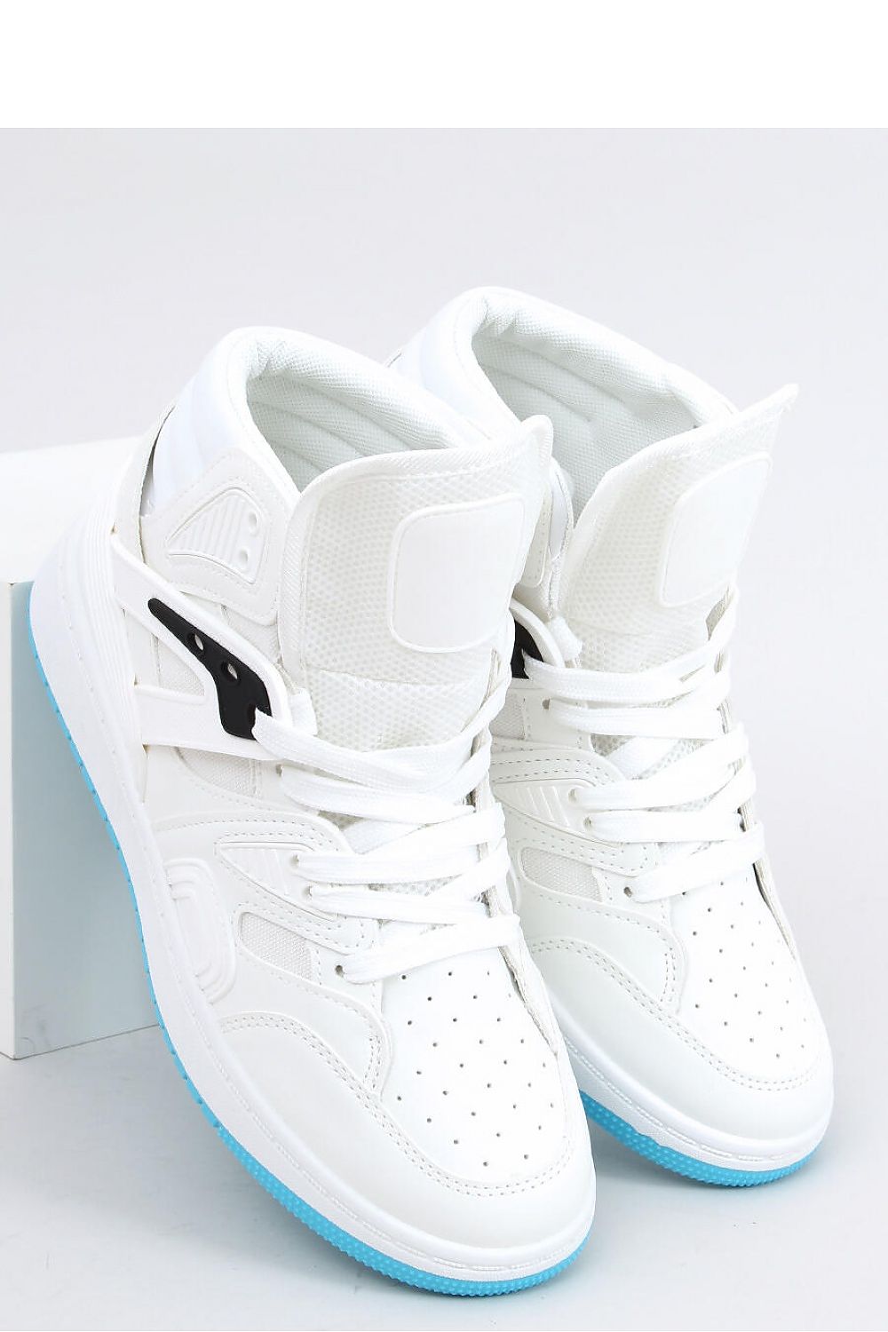 Sports shoes model 162699 Inello